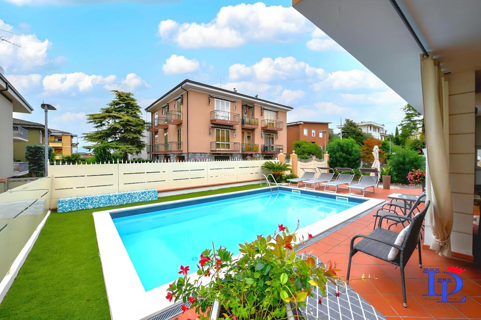 Desenzanoloft Official Partner Marriott Homes & Villas - Garden & Pool Desenzano del Garda Exterior foto